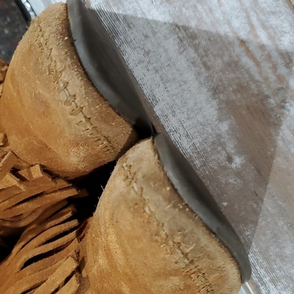 MINNETONKA MOCCASINS BROWN SUEDE 3 LAYER FRINGE SIZE 8 CLASSIC WESTERN - Picture 5 of 12